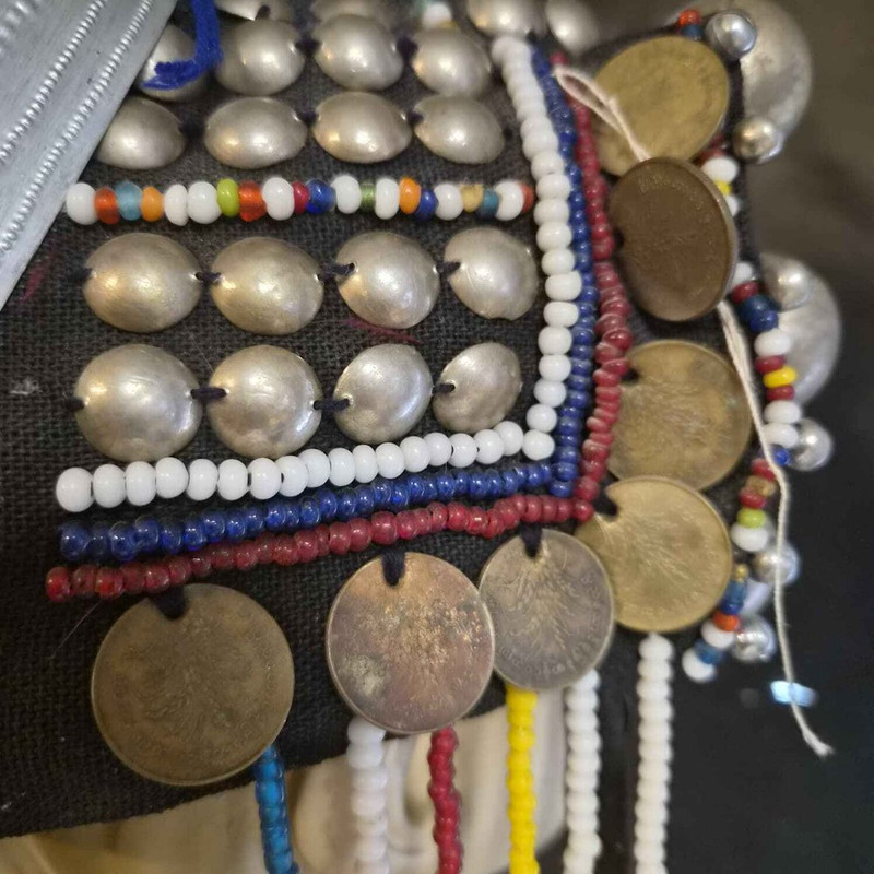 2 Akha Kopfbedeckungen Myanmar – Bild 3