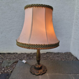 Messinglampe mit Stoffschirm