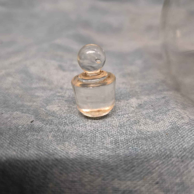 Glasgefäße / Labor- und Apothekerflaschen, 4 Stück