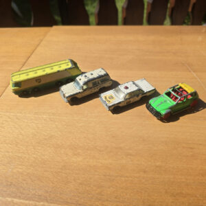 Vier Lesney Matchbox Spielzeugautos
