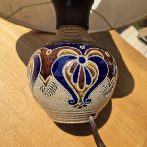 Steingut Tischlampe mit blauem Dekor